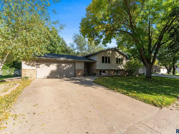 4100 S Cathy Ave, Sioux Falls, SD 57106