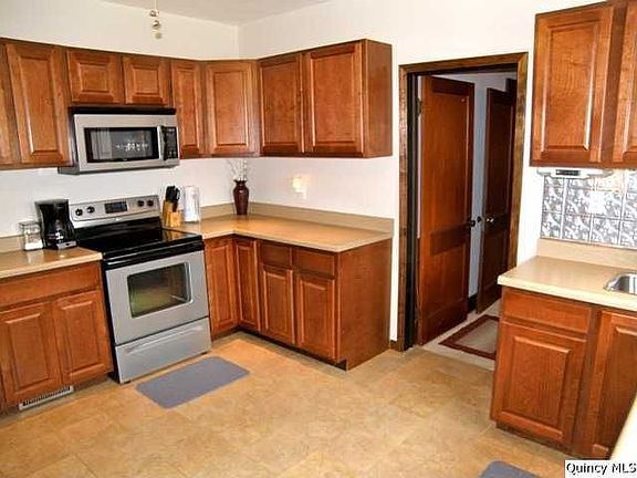 Home for Sale in Quincy, IL $99,500