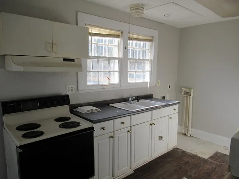 1404 Maple St — Photo 17