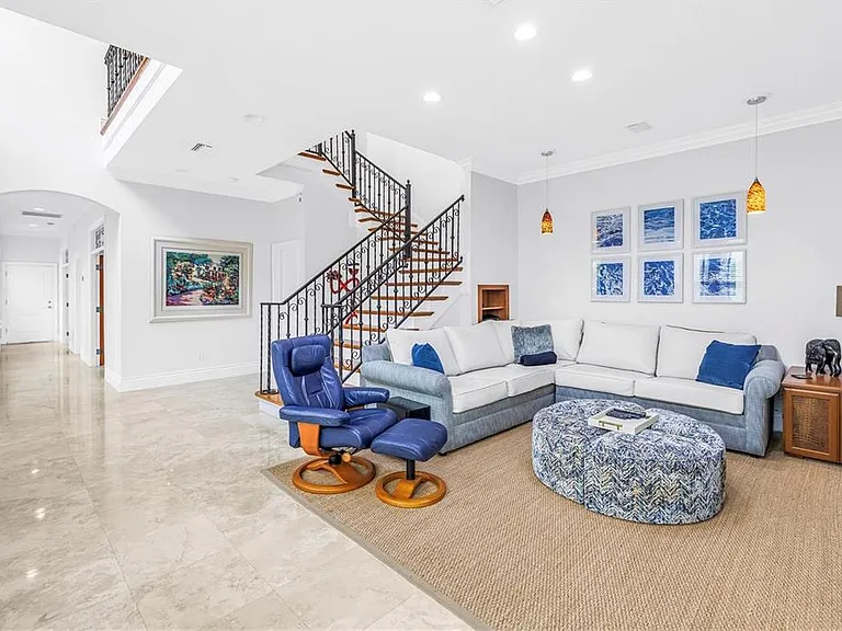 1133 Abbeys Way — Photo 4