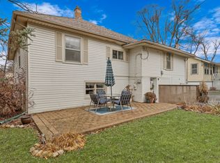 43238 N Lakeside Dr, Antioch, IL 60002