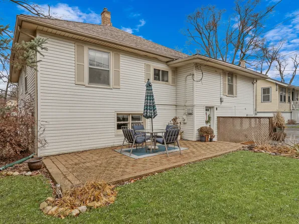 43238 N Lakeside Dr, Antioch, IL 60002