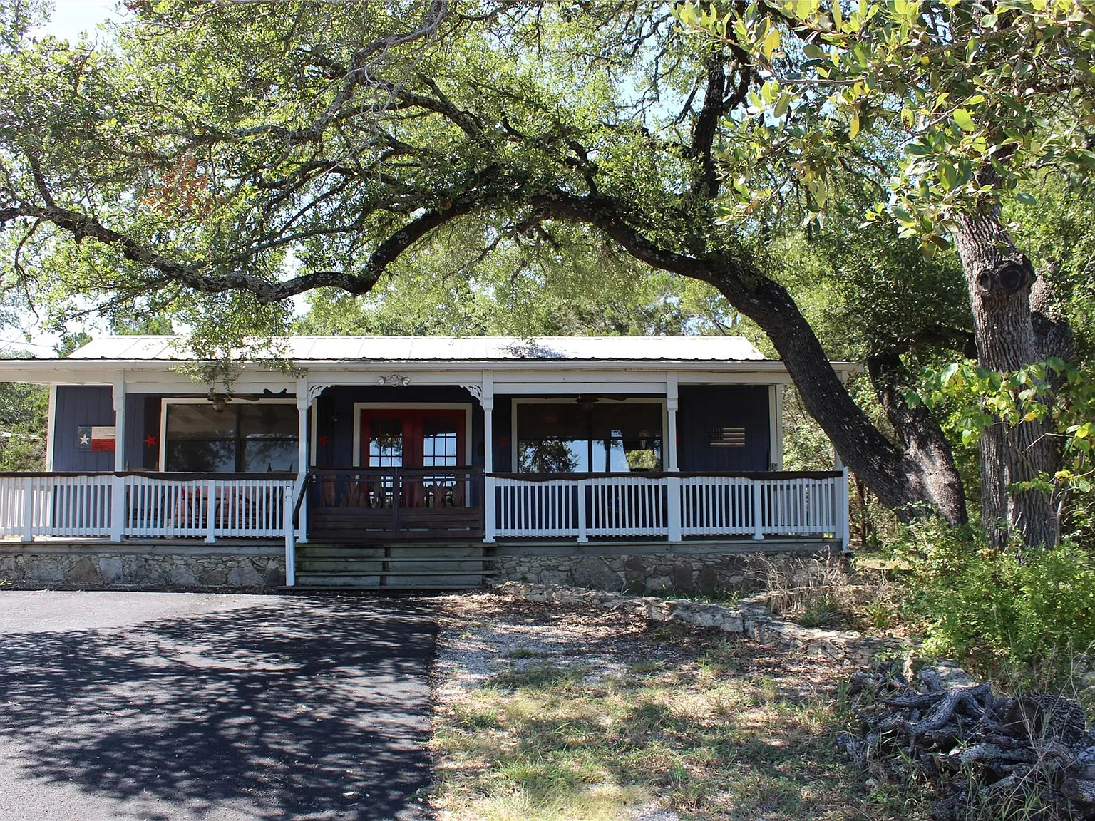 1 bed, 1.0 bath, 840 sqft, $1,500 — Photo 2