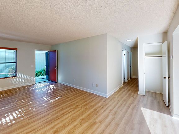 5th image of 2250 King Ct Unit 13
