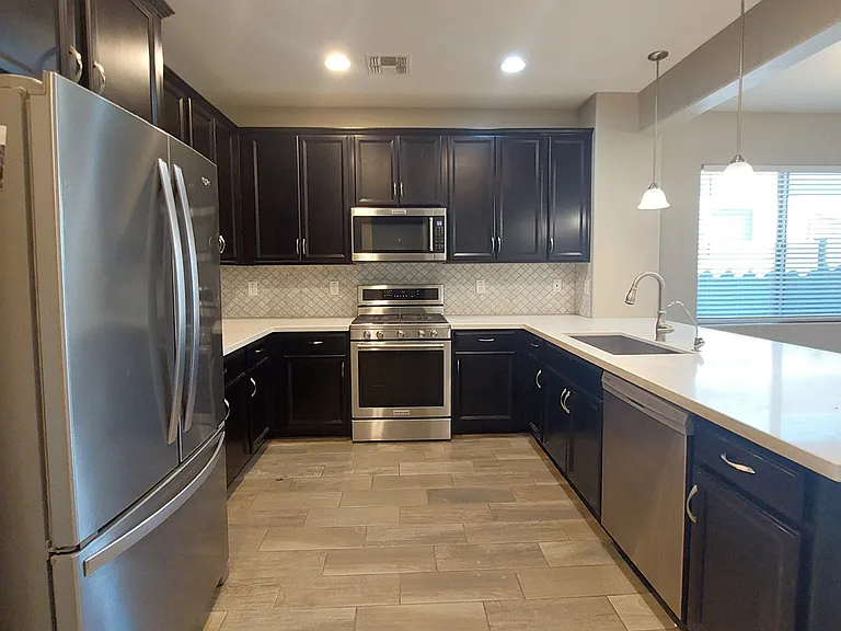 1025 S 200th Ln — Photo 12