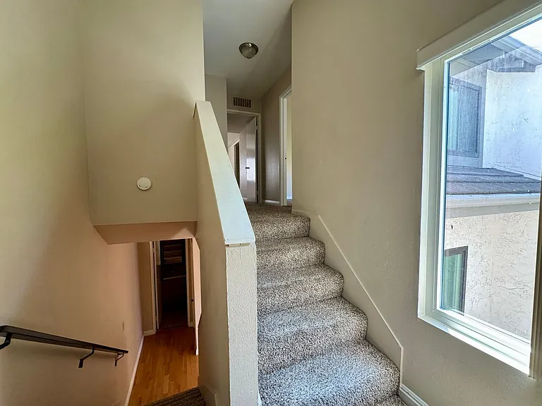 594 W Huntington Dr #C — Photo 11