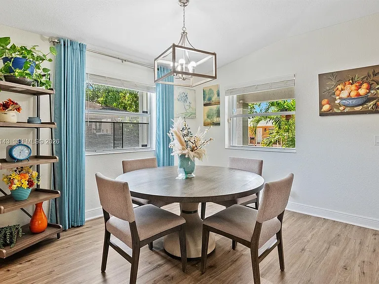 4276 SW 56th Ave — Photo 6