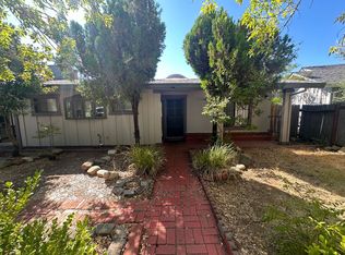 3215 Sunset Dr, Redding, CA 96001