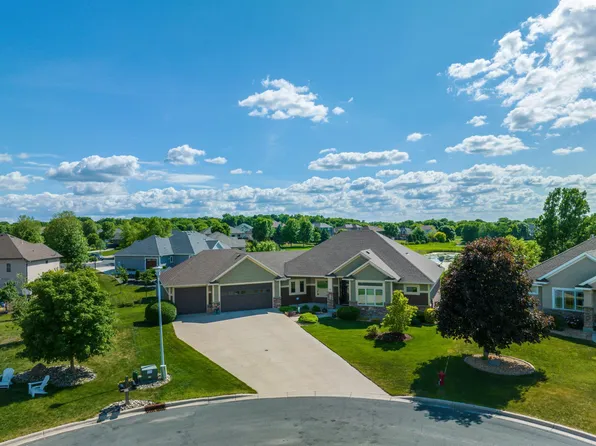 1210 Prairie Ct, New Prague, MN 56071