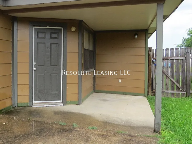 2302 Traverse Dr — Photo 20
