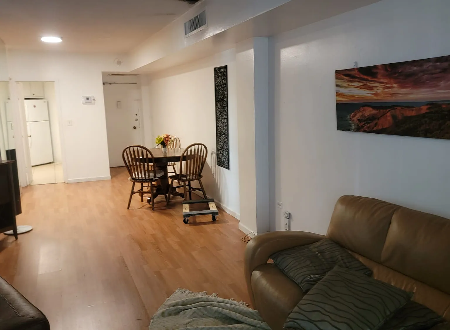 2 bed, 990 sqft, $3,150 — Photo 4