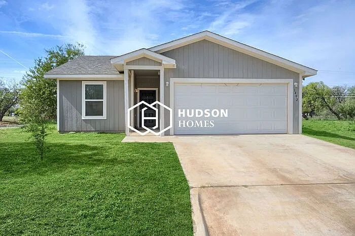 3 bed, 2.0 bath, 1028 sqft, $1,925 — Photo 1