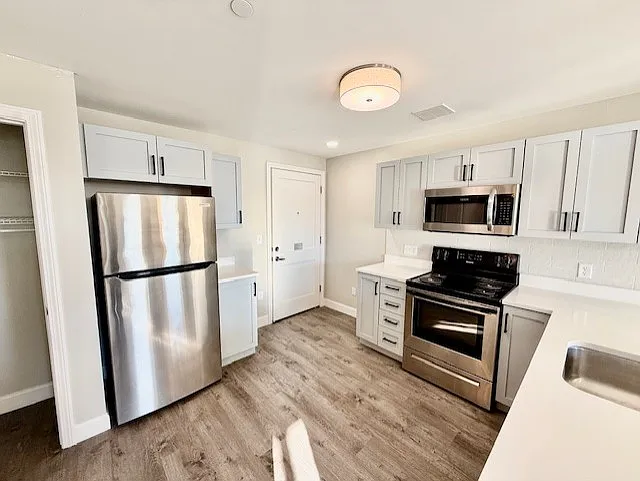 Photo 2 of 15 - 882 Massachusetts Ave #1A - Arlington, MA Building Photo - 882 Massachusetts Ave #1A