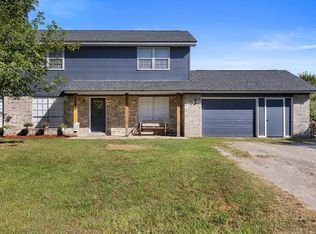 2098 Cedar Creek Rd, Hearne, TX 77859