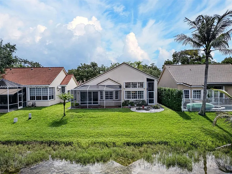 1520 Seabay Rd — Photo 110