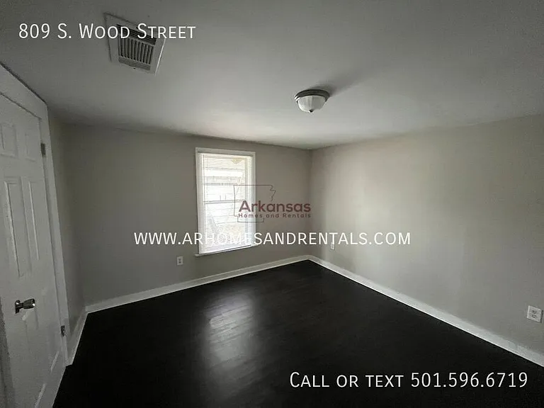 809 S Wood St — Photo 11