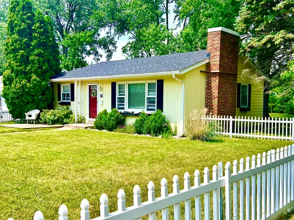 111 Butternut St, Three Oaks, MI 49128