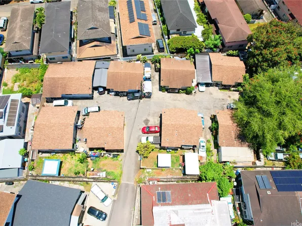 1039 Wong Ln, Honolulu, HI 96817