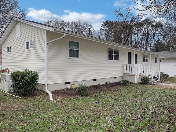 3rd image of 3300 Valley View Dr NE #3320