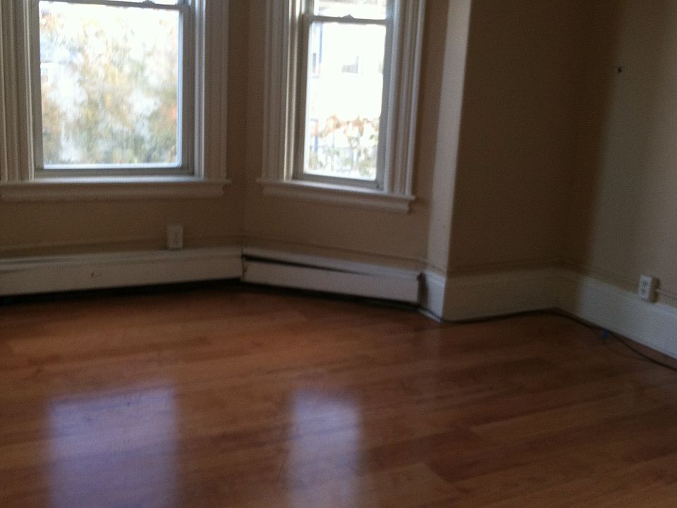 2nd image of 786 Broadway