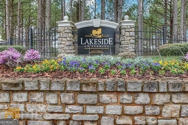 225 Lockmeade Way — Photo 33