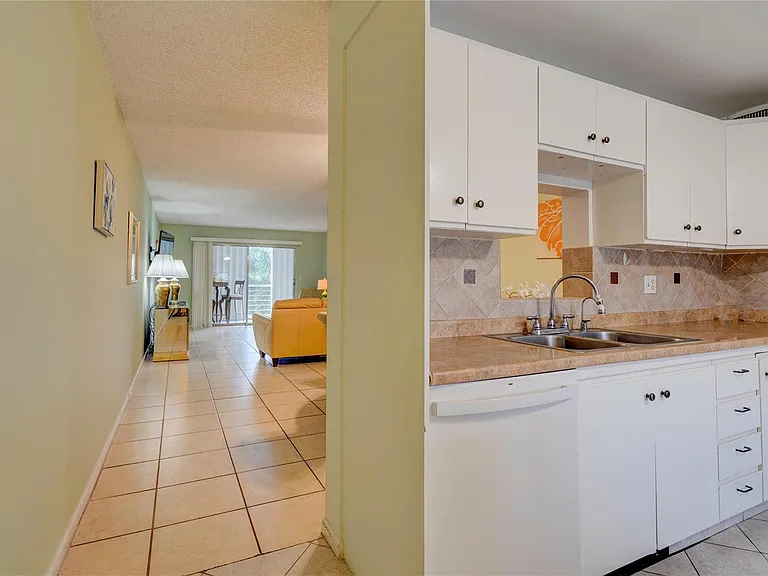 3102 Portofino Point #K3 — Photo 4