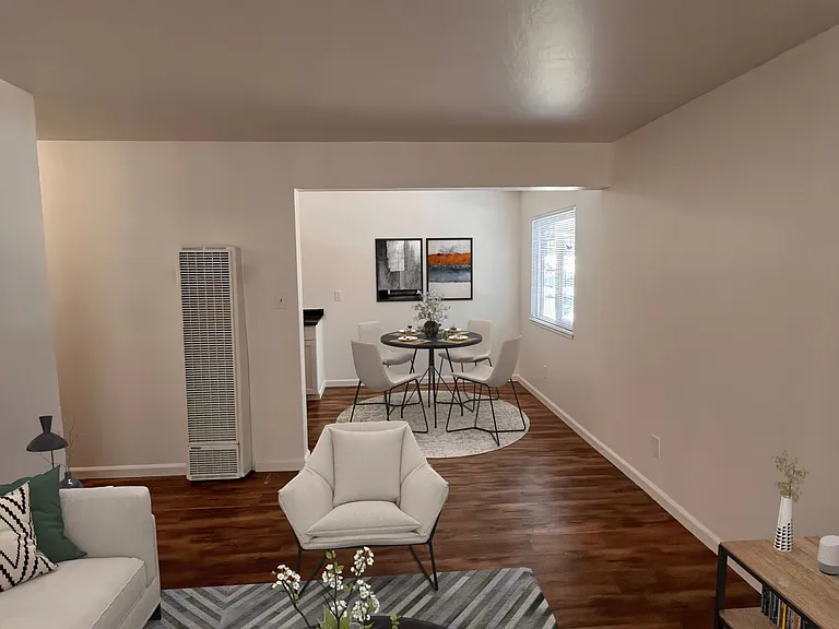 1077 Moss Rd #3 — Photo 2