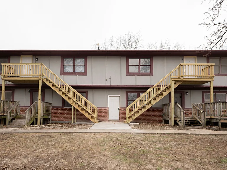 213 Neosho St #F — Photo 5