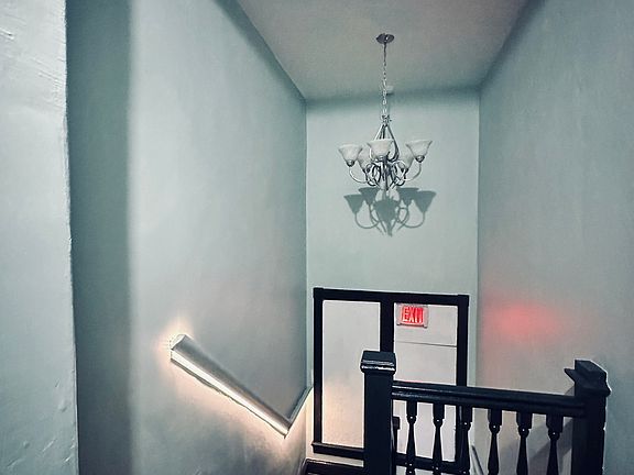 2nd image of 6 W Chestnut St #1