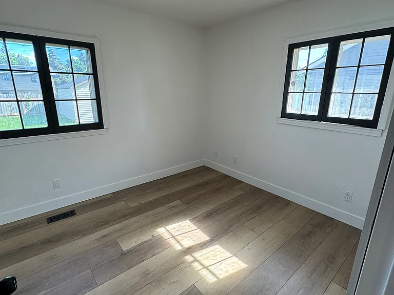 3124 W Euclid Ave — Photo 13