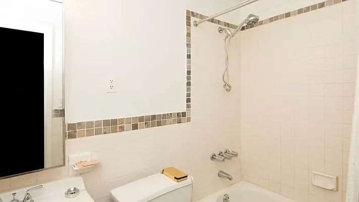 Rented by Corcoran | media 12