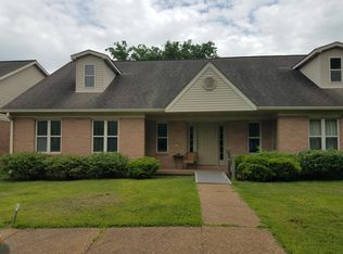 910 Pfeiffer Rd, Evansville, IN 47711