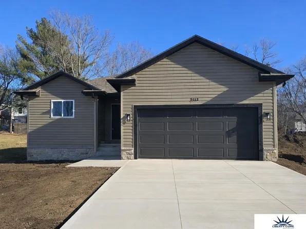 2513 N 71st St, Omaha, NE 68104