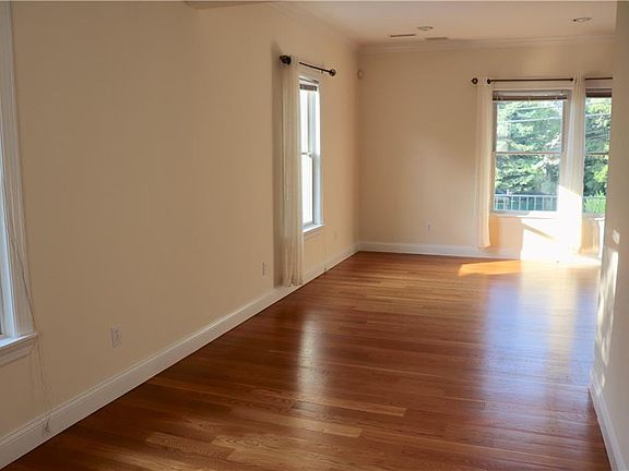 4th image of 46 Morgan St #2