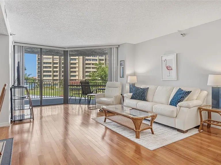 690 Island Way #307 — Photo 11