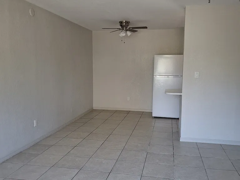 1460 E Bay Dr #7 — Photo 7