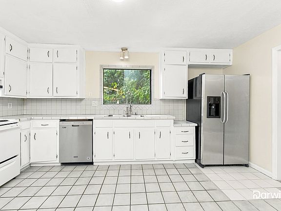 2nd image of 2576 Glenrock Dr