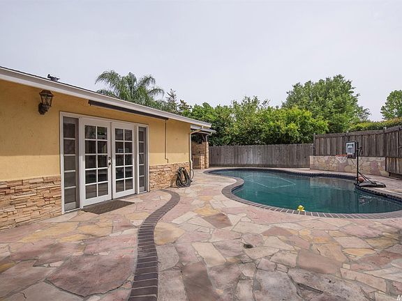 4th image of 3671 Moultrie Dr