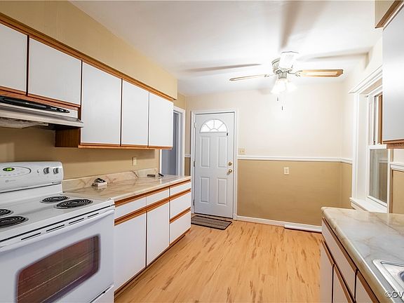 3rd image of 7505 Greengate Dr