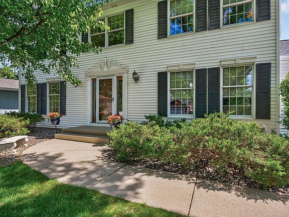 4th image of 4810 Forestview Ln N