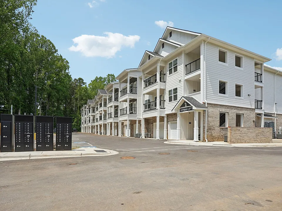 Building Photo 2