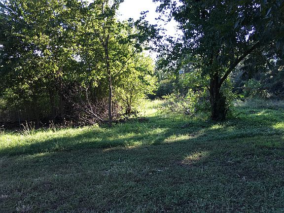 2nd image of 179 Indian Oak Dr