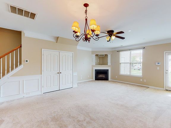 5th image of 9327 Greenheather Dr #1