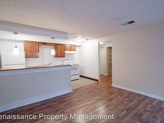3rd image of 1040 Fairfield Ave APT 10