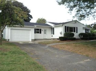 18 Edgewood Ave, Chicopee, MA 01013