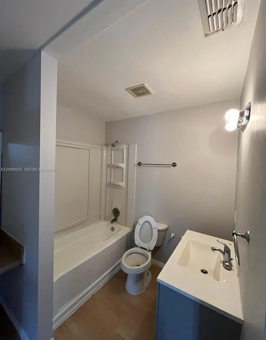 Habitat Ii Condo — Photo 3