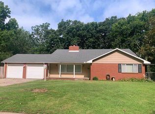 740 Dalewood Ln, Ponca City, OK 74604
