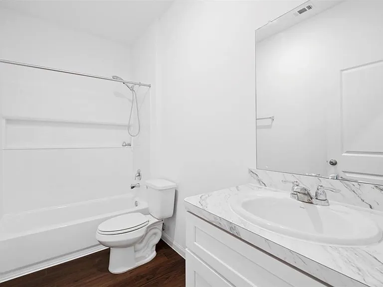 25849 Hedgerow Dr — Photo 10