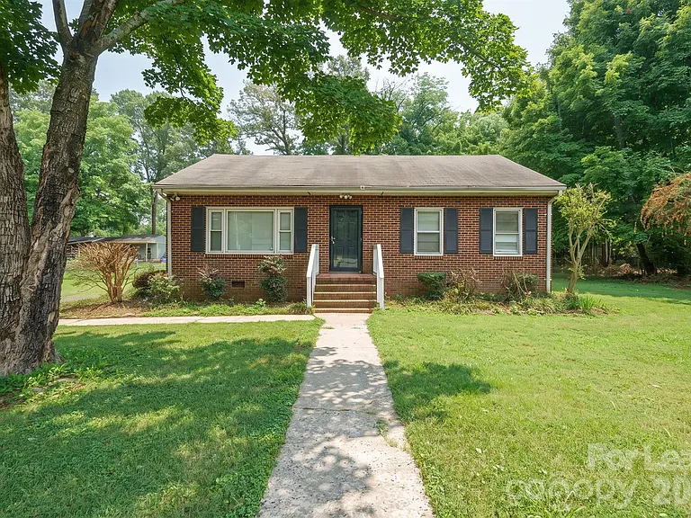 7122 Mallard Creek Rd — Photo 1