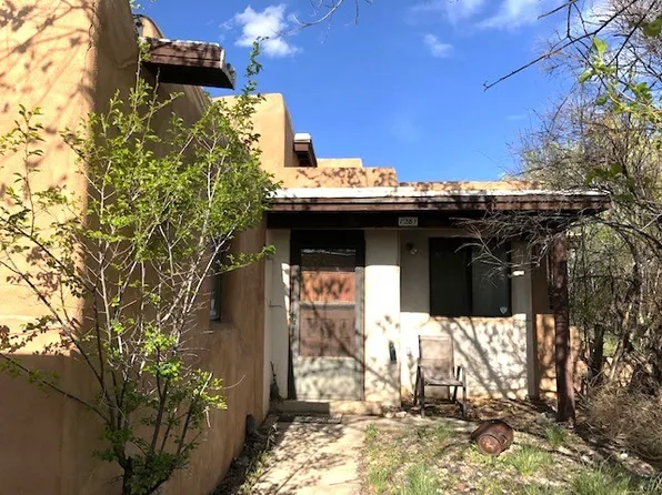 1281 Senda Del Valle, Santa Fe, NM 87507